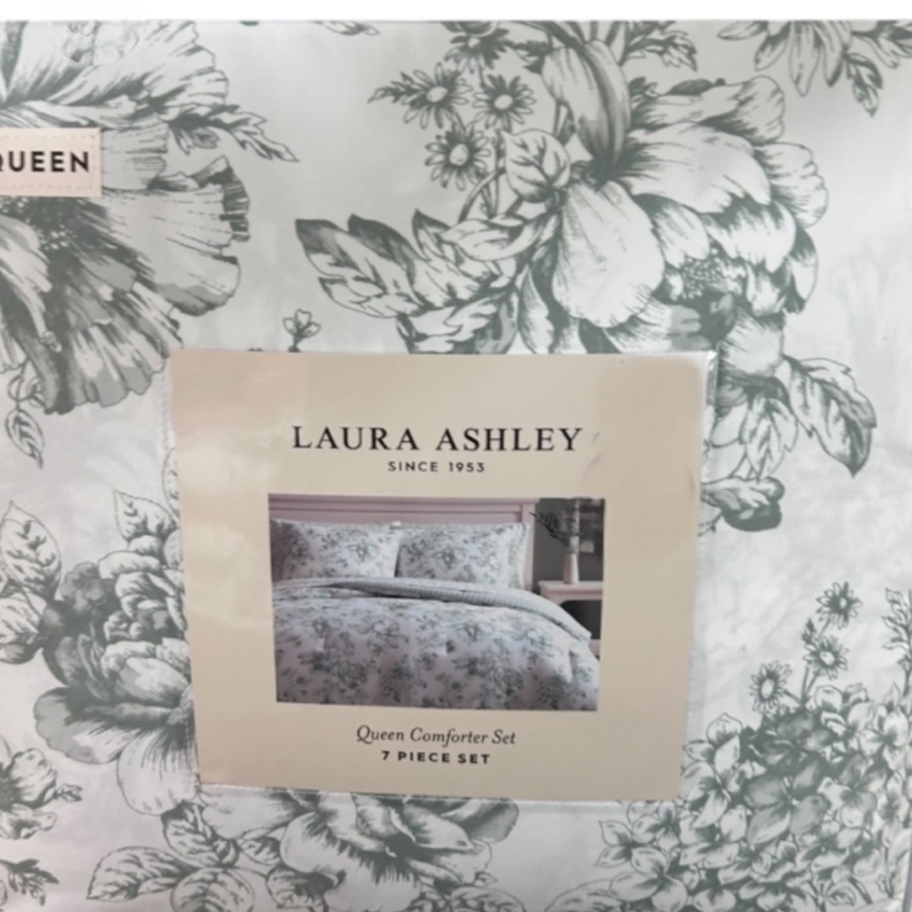 Laura Ashley Floral Green and White 7 Piece Queen Comforter Set 92”x96”